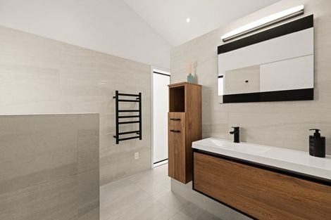 Photo of property in 120 Tauroa Road, Havelock North, 4130