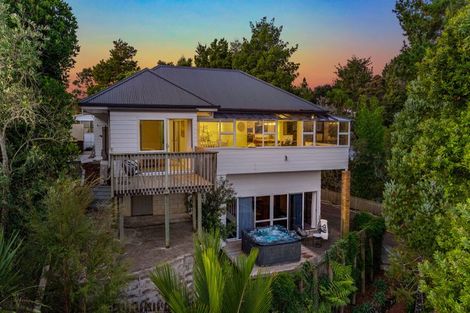 Photo of property in 78 Island Bay Road, Beach Haven, Auckland, 0626