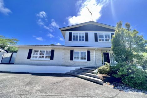 Photo of property in 2 King Richard Place, Browns Bay, Auckland, 0630