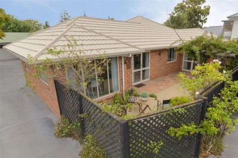 Photo of property in 2/9 Elmwood Road, Strowan, Christchurch, 8052