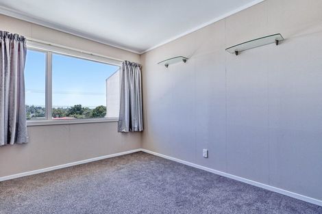 Photo of property in 46 Farquhar Road, Glendene, Auckland, 0602