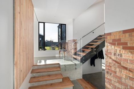 Photo of property in 16 Larch Crescent, Alexandra, 9320