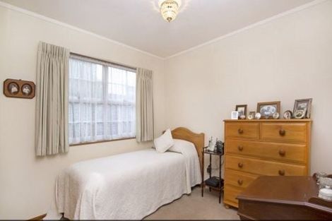 Photo of property in 2/3 Benygloe Place, Highland Park, Auckland, 2010