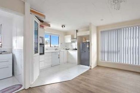 Photo of property in 13 Waari Avenue, Sunnyvale, Auckland, 0612