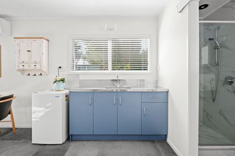 Photo of property in 2 Saint Olpherts Avenue, Hamilton East, Hamilton, 3216