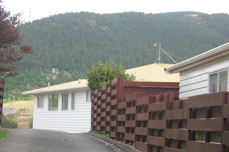 Photo of property in 94a Taylor Terrace, Tawa, Wellington, 5028