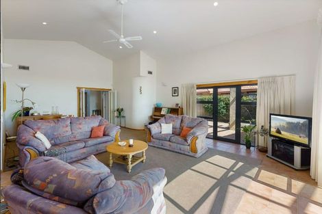 Photo of property in 7 Marewa Place, Waikanae Beach, Waikanae, 5036