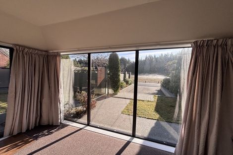 Photo of property in 4 Regalwood Close, Parklands, Christchurch, 8083