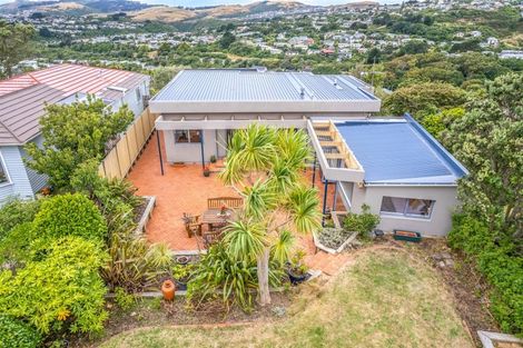 Photo of property in 5 Clifford Road, Johnsonville, Wellington, 6037