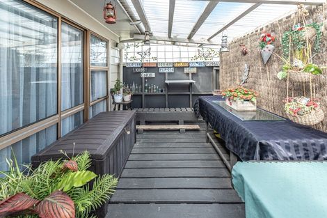 Photo of property in 102 Hinau Street, Castlecliff, Whanganui, 4501