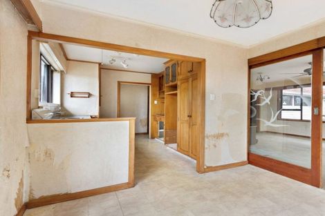 Photo of property in 19 Humphrey Kemp Avenue, Henderson, Auckland, 0612