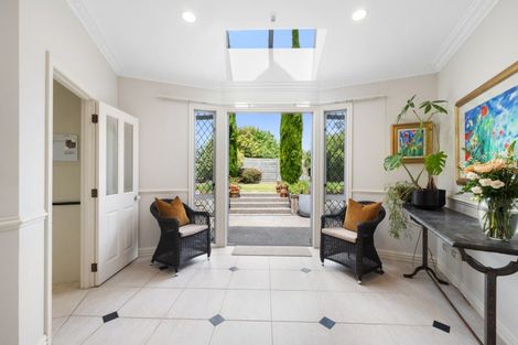 Photo of property in 33 Seymour Road, Mellons Bay, Auckland, 2014