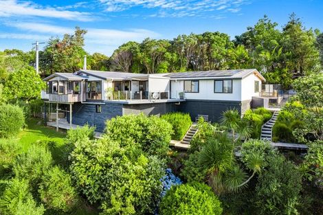 Photo of property in 84 Brick Bay Drive, Sandspit, Warkworth, 0982