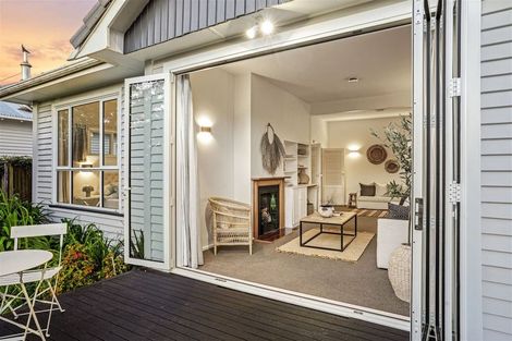 Photo of property in 87 Edward Avenue, Edgeware, Christchurch, 8013