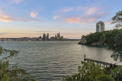 Photo of property in 9 Stanley Point Road, Stanley Point, Auckland, 0624