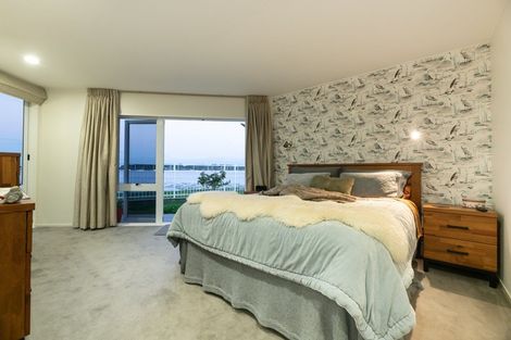 Photo of property in 18 Beach Grove, Omokoroa, 3114