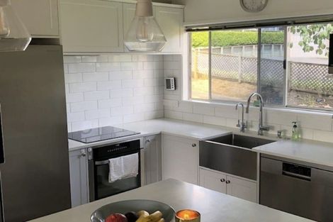 Photo of property in 1/34 Uxbridge Road, Mellons Bay, Auckland, 2014