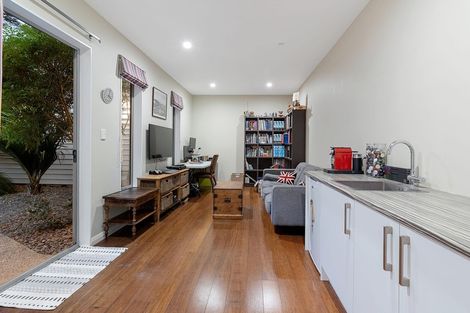 Photo of property in 18 Stevensons Crescent, Albany Heights, Albany, 0793