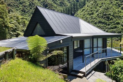 Photo of property in 1 Oliver Place, Anakiwa, Linkwater, 7281