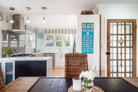 Photo of property in 113 Carlisle Road, Torbay, Auckland, 0632