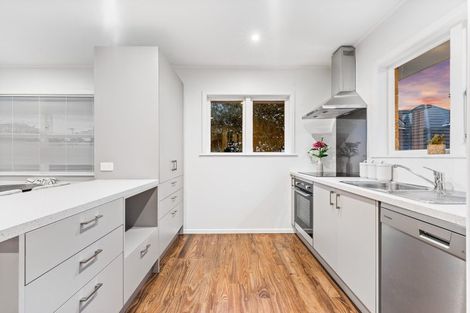 Photo of property in 106 Flanshaw Road, Te Atatu South, Auckland, 0610