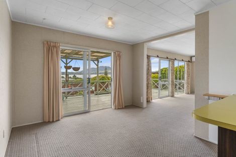 Photo of property in 19 Shera Street, Acacia Bay, Taupo, 3330