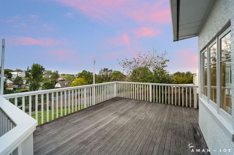 Photo of property in 12 Eastglen Road, Glen Eden, Auckland, 0602