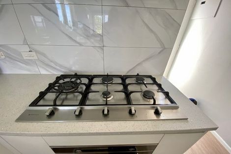 Photo of property in 8 Kelwyn Road, Kelston, Auckland, 0602