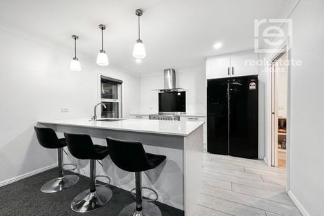 Photo of property in 8 Clonbunny Close, Rolleston, 7614