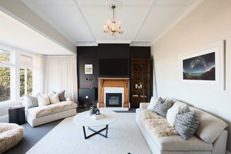 Photo of property in 10 Cobden Road, Bluff Hill, Napier, 4110