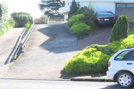 Photo of property in 2/24 Devon Road, Bucklands Beach, Auckland, 2012