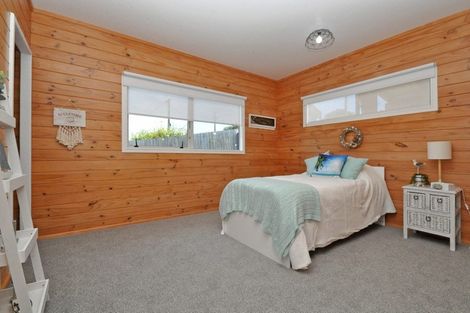 Photo of property in 37 Shakespear Road, Army Bay, Whangaparaoa, 0930