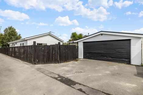 Photo of property in 1/207 Main North Road, Redwood, Christchurch, 8051