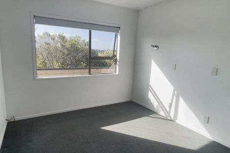 Photo of property in 2/67 Browns Bay Road, Browns Bay, Auckland, 0630