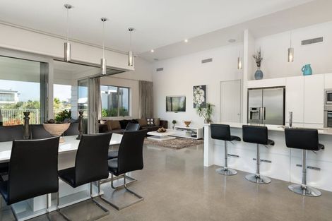 Photo of property in 42 Cassinia Close, Papamoa Beach, Papamoa, 3118