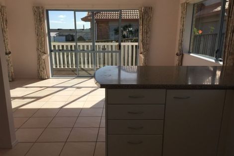 Photo of property in 1b Picasso Drive, West Harbour, Auckland, 0618