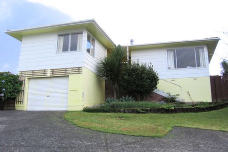 Photo of property in 1/39 Camrose Place, Glenfield, Auckland, 0629