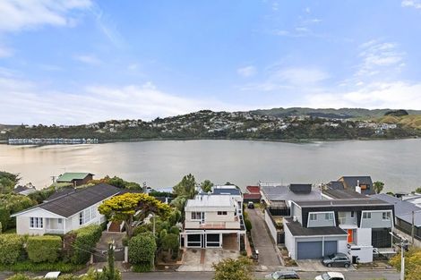 Photo of property in 81 Seaview Road, Paremata, Porirua, 5024