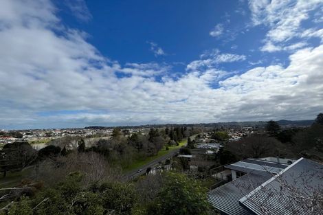 Photo of property in 11 Wairere Road, Bastia Hill, Whanganui, 4500