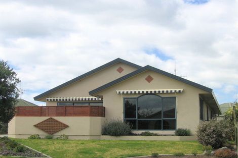 Photo of property in 19 Denny Hulme Drive, Mount Maunganui, 3116