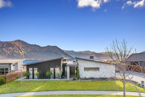 Photo of property in 21 Valley Crescent, Wanaka, 9305