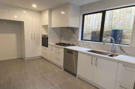 Photo of property in 44b Cheval Drive, Totara Vale, Auckland, 0629