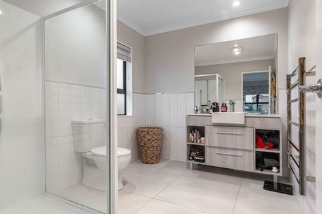 Photo of property in 3 Mauku Lane, Greenhithe, Auckland, 0632