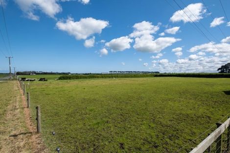 Photo of property in 2304 Skeet Road, Auroa, Hawera, 4678