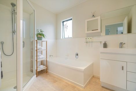 Photo of property in 2 Seascape Avenue, Whitianga, 3510