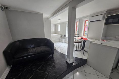 Photo of property in 15 Nairn Street, Mount Cook, Wellington, 6011