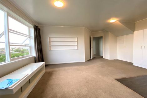 Photo of property in 1/23a Seaview Road, Castor Bay, Auckland, 0620