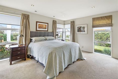 Photo of property in 6 Federer Lane, Bishopdale, Christchurch, 8053