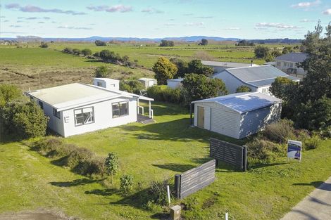 Photo of property in 188 Pukehina Parade, Pukehina, 3189