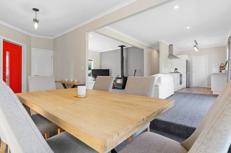 Photo of property in 33 Donnelly Street, Oakura, 4314